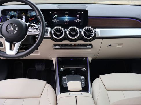 Used 2022 Mercedes-Benz GLB 250 4MATIC image 24