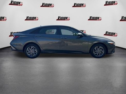 Certified 2024 Hyundai Elantra SEL FWD image 4
