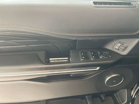 Used 2018 Ford Expedition Platinum AWD/4WD image 13