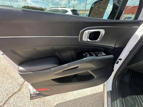 Used 2023 Kia Sorento SX AWD/4WD image 14