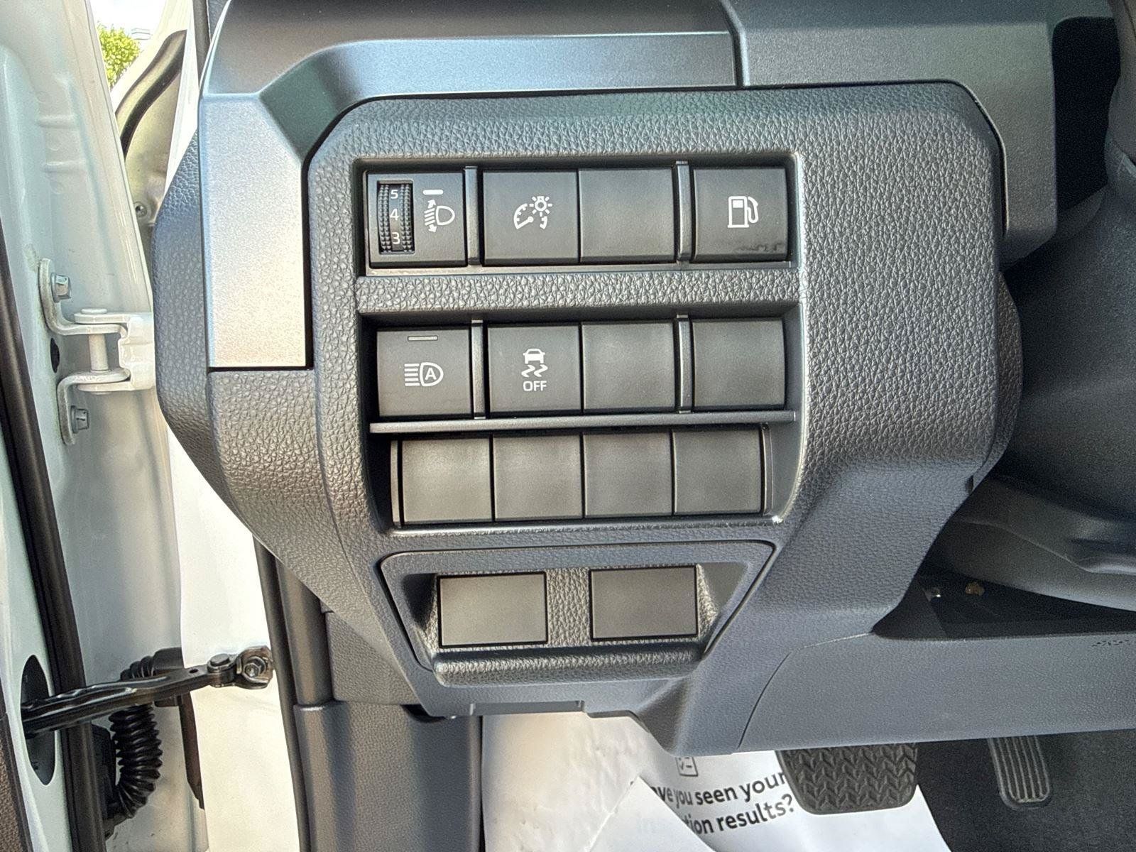 Certified 2025 Toyota 4Runner SR5 AWD/4WD image 12
