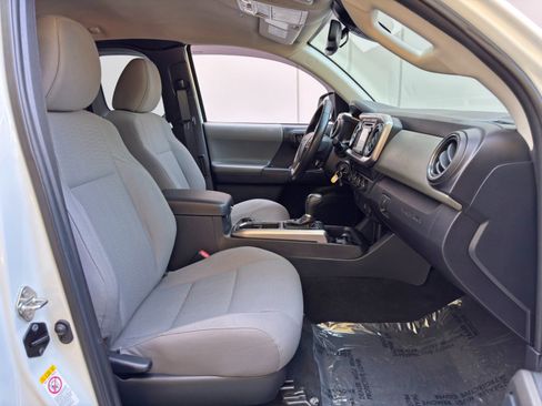 Used 2019 Toyota Tacoma SR5 image 14