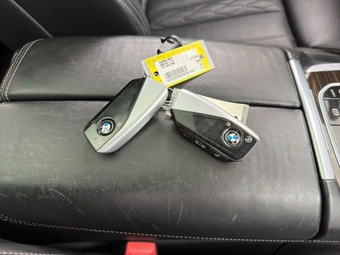 Used 2024 BMW X7 xDrive40i w/ Executive Package image 38