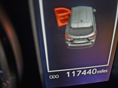 Used 2019 Toyota Highlander Plus image 13