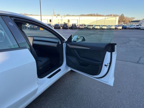 Used 2023 Tesla Model 3 Standard Range image 21
