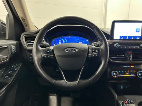 Used 2020 Ford Escape Titanium AWD/4WD image 14