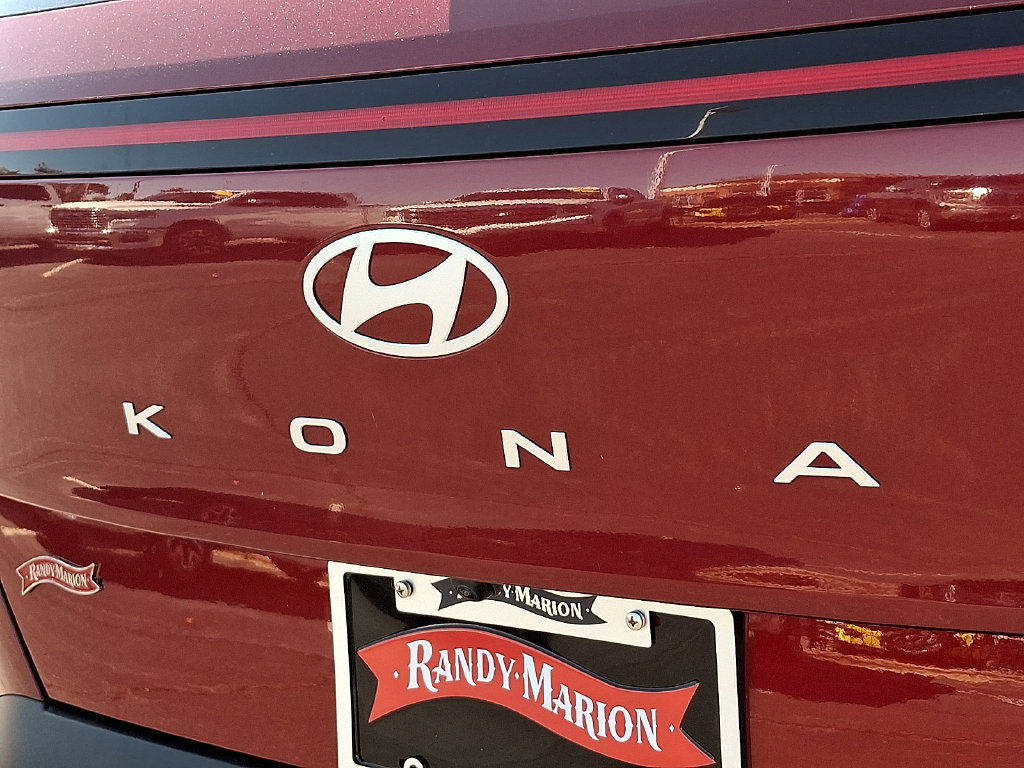 Used 2025 Hyundai Kona SEL AWD/4WD image 30