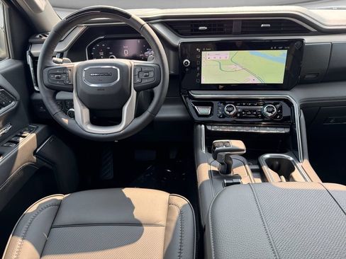 New 2026 GMC Sierra 1500 Denali w/ Technology Package AWD/4WD image 17