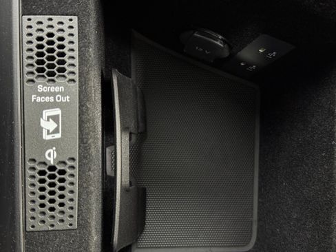 Used 2023 Porsche Taycan 4 Cross Turismo w/ Premium Package image 33