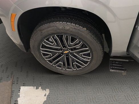 New 2026 Chevrolet Suburban High Country image 30