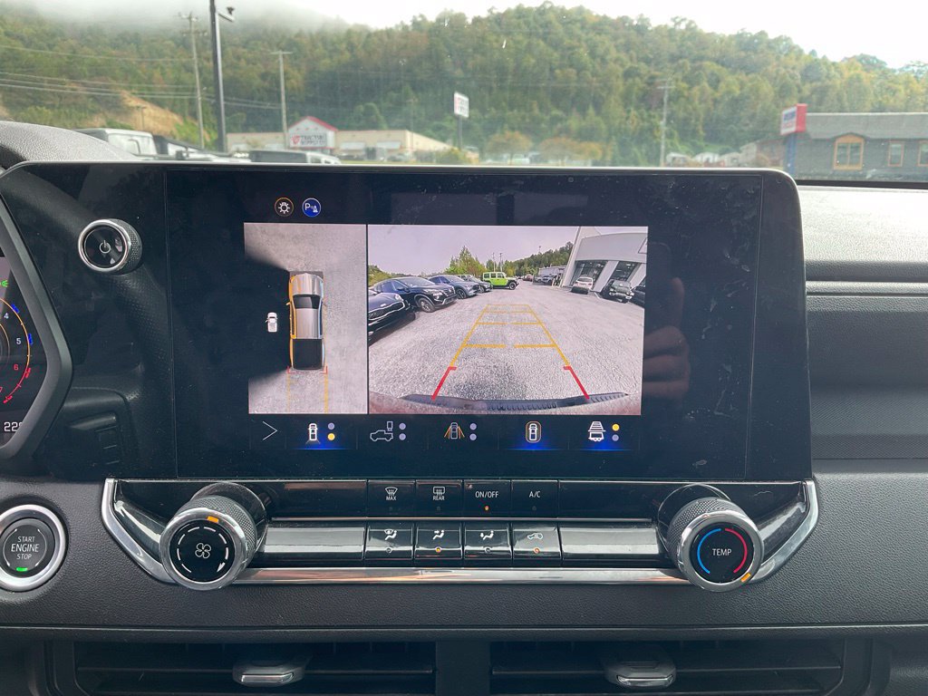 Used 2024 Chevrolet Colorado Trail Boss w/ Technology Package AWD/4WD image 18
