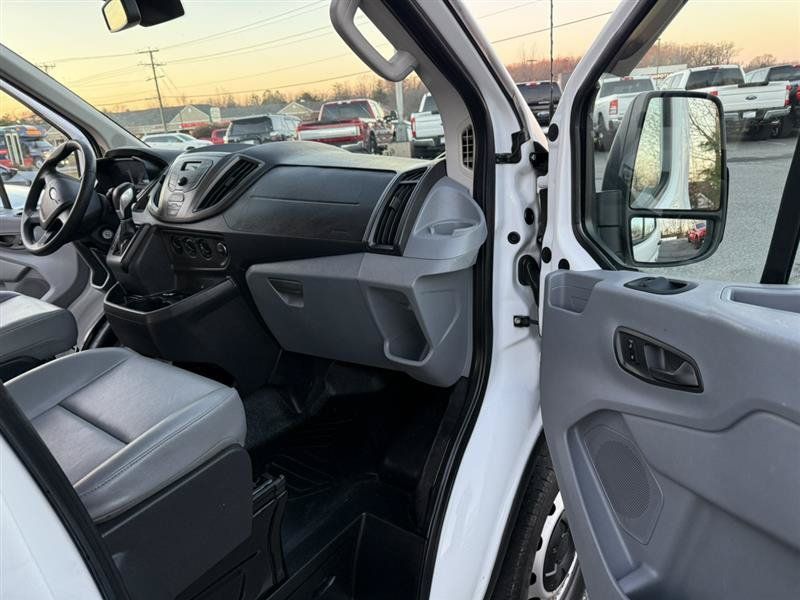 Used 2016 Ford Transit 250 130 Low Roof RWD image 10