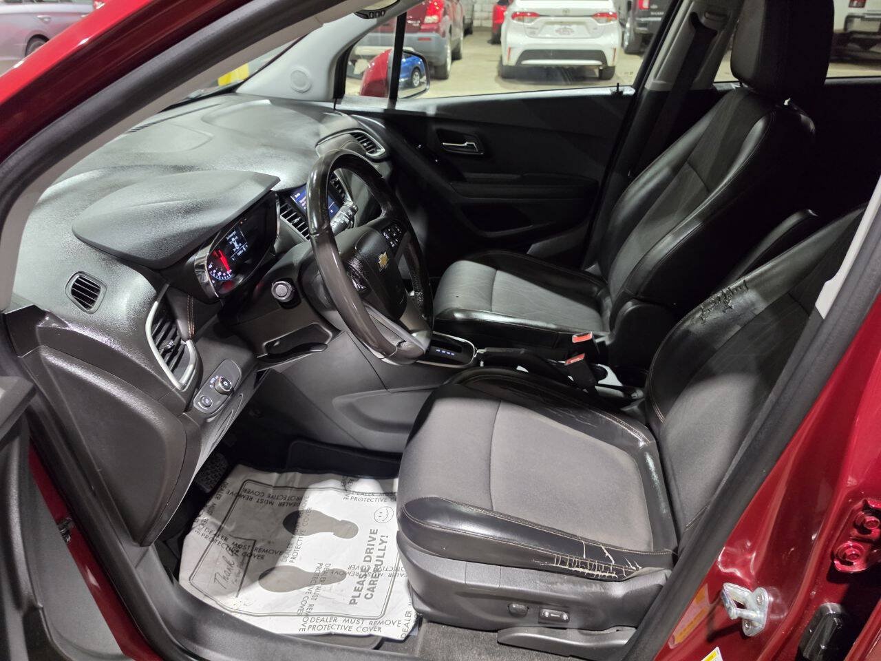 Used 2021 Chevrolet Trax LT w/ LT Convenience Package AWD/4WD image 28