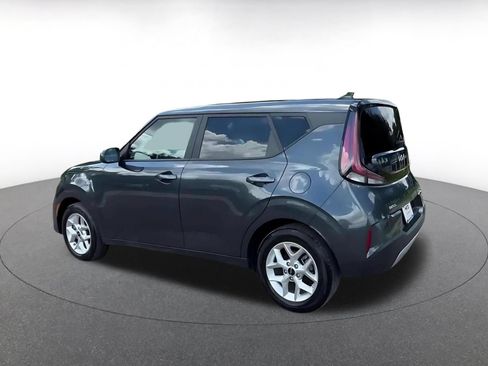 Used 2025 Kia Soul LX w/ LX Technology Package FWD image 10