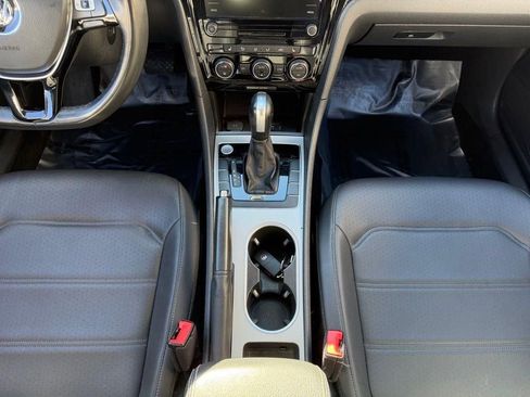 Used 2022 Volkswagen Passat 2.0T SE image 18