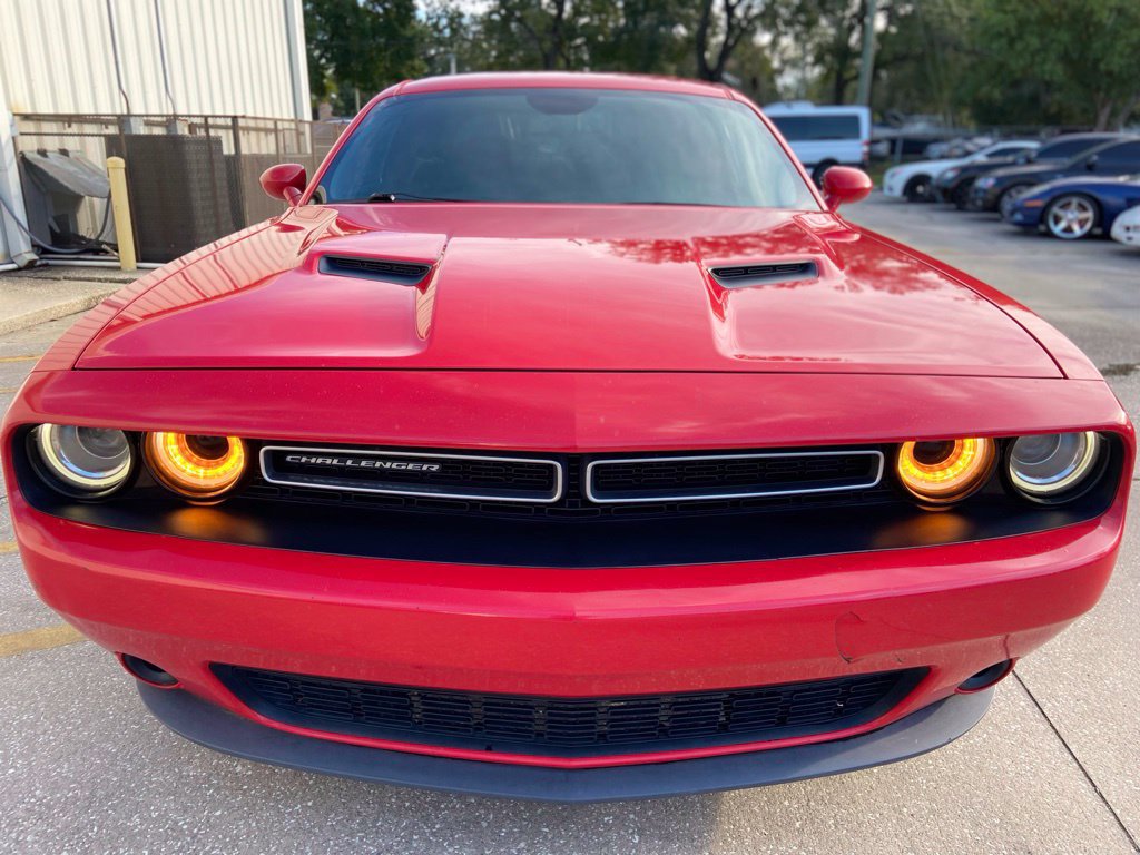 Used 2019 Dodge Challenger SXT RWD image 9
