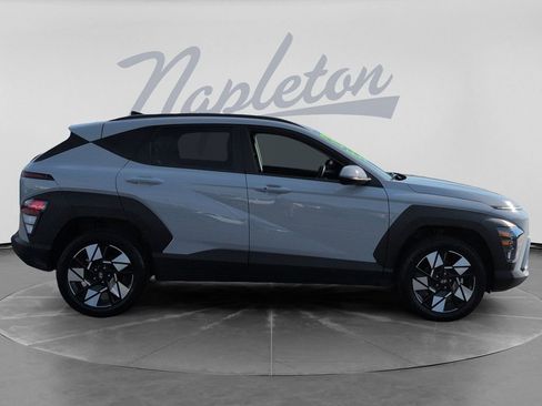 Used 2024 Hyundai Kona SEL AWD/4WD image 9