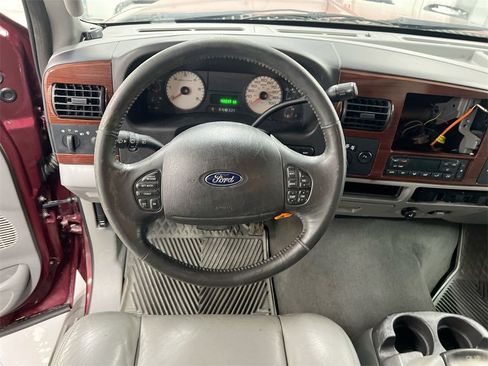 Used 2005 Ford F250 Lariat image 18
