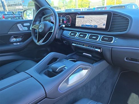 Certified 2025 Mercedes-Benz GLE 450 4MATIC image 18