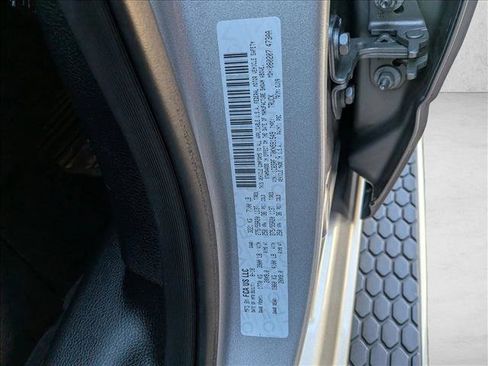 Used 2019 RAM 1500 Laramie image 22