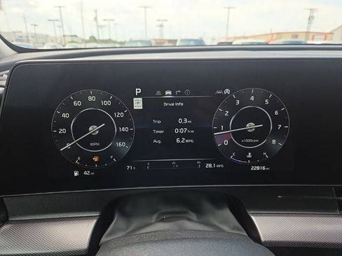 Used 2024 Kia Sportage SX AWD/4WD image 16