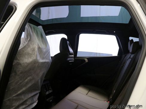 Used 2025 BMW X3 xDrive30i w/ Premium Package image 13