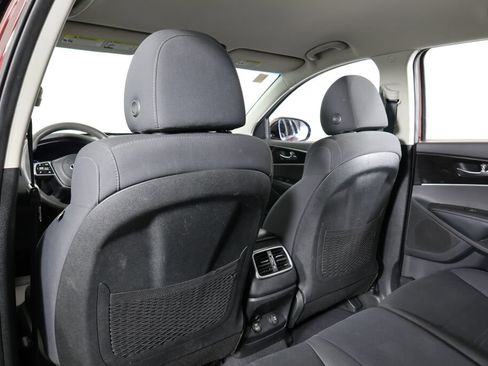 Used 2019 Kia Sorento LX image 16