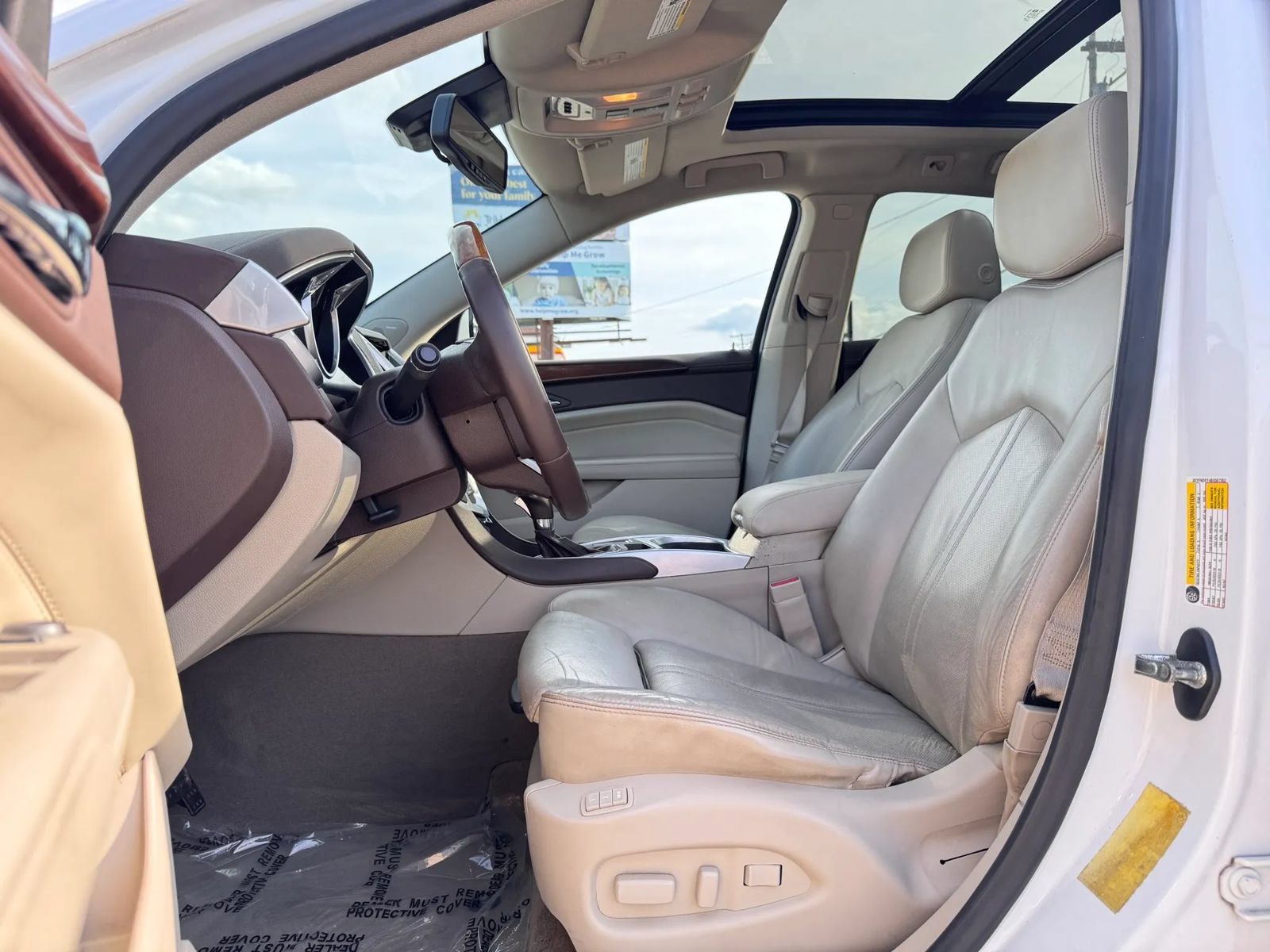 Used 2011 Cadillac SRX Luxury AWD/4WD image 18