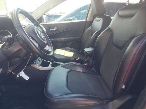 Used 2019 Jeep Compass Latitude w/ Safety & Security Group FWD image 4