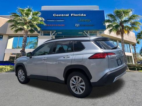 Used 2023 Toyota Corolla Cross LE FWD image 7