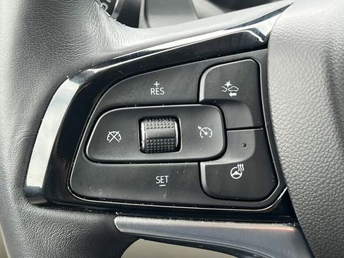Used 2024 Buick Enclave Essence w/ Experience Buick Package AWD/4WD image 25