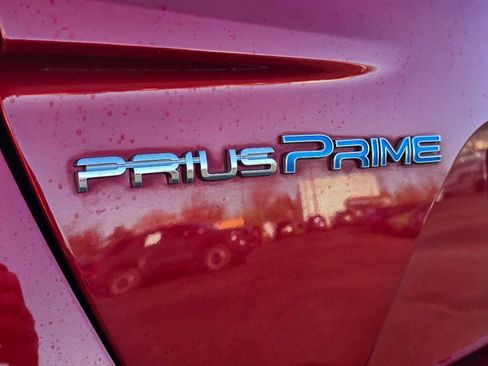 Used 2021 Toyota Prius Prime XLE image 17