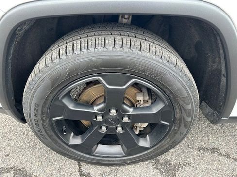 Certified 2021 Jeep Grand Cherokee Freedom Edition image 36