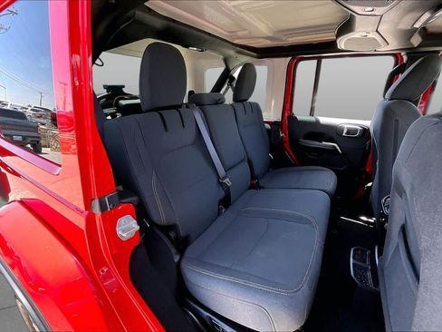 Used 2024 Jeep Wrangler Unlimited Sahara AWD/4WD image 19