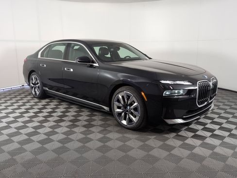 New 2026 BMW i7 eDrive50 w/ Executive Package image 6