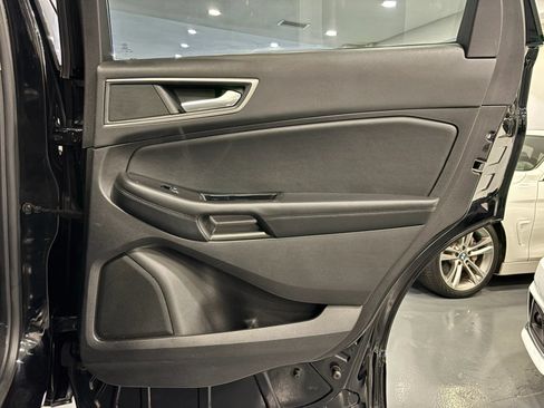 Used 2017 Ford Edge SEL w/ Equipment Group 201A FWD image 37