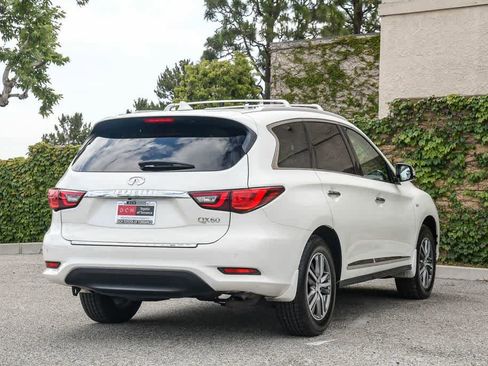 Used 2020 INFINITI QX60 Luxe w/ Essential Package FWD image 7