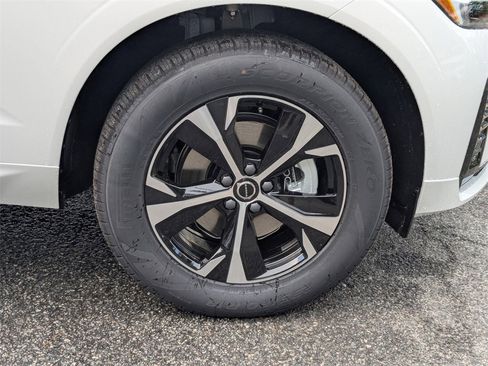 New 2026 Volvo XC60 B5 Core image 12