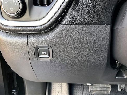 Used 2021 Chevrolet Silverado 1500 RST image 16