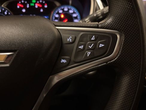 Used 2020 Chevrolet Equinox LT image 17