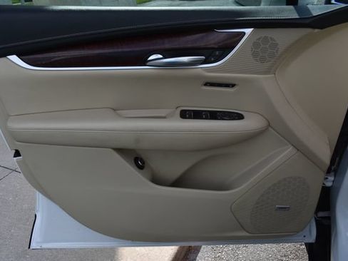 Used 2019 Cadillac XT5 Luxury FWD image 19