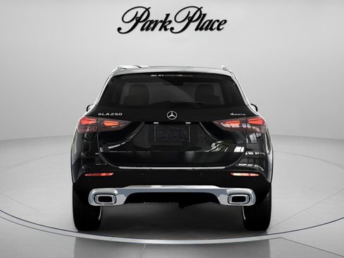 Used 2026 Mercedes-Benz GLA 250 4MATIC image 17