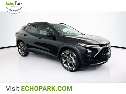 Used 2025 Chevrolet Trax LT
