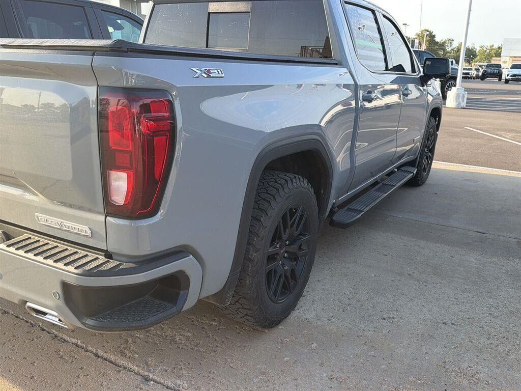 Used 2024 GMC Sierra 1500 Elevation w/ Elevation Premium Package AWD/4WD image 3