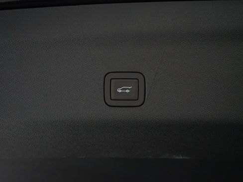 Used 2026 Cadillac Escalade ESV V AWD/4WD image 47