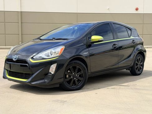 Used 2016 Toyota Prius C Persona Series image 1