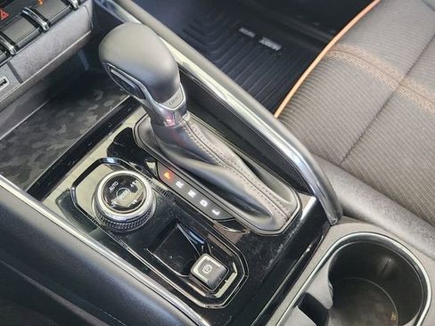 Used 2024 GMC Canyon AT4 w/ Technology Package AWD/4WD image 18