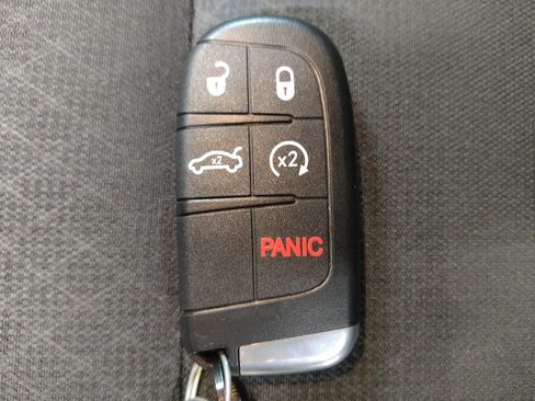 Used 2020 Jeep Grand Cherokee Laredo w/ 18" Wheel & 8.4" Radio Group image 32