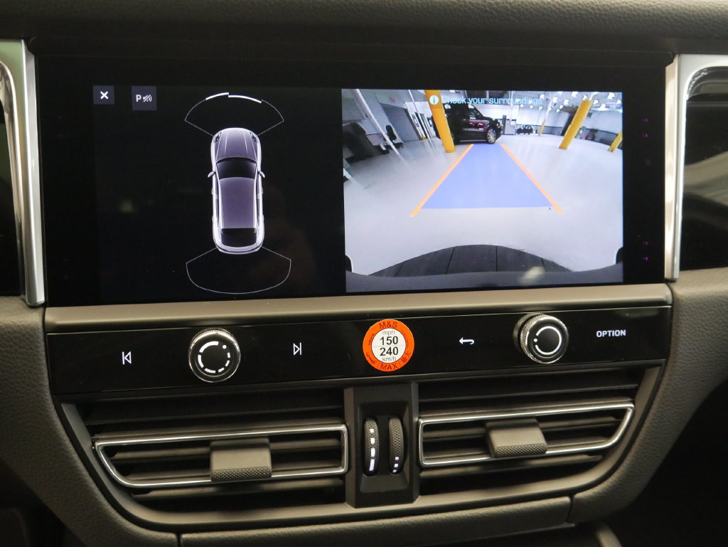 Certified 2026 Porsche Macan AWD/4WD image 43