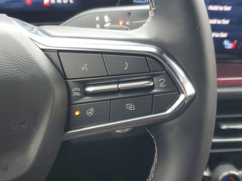 Used 2024 Chevrolet Traverse Z71 image 14